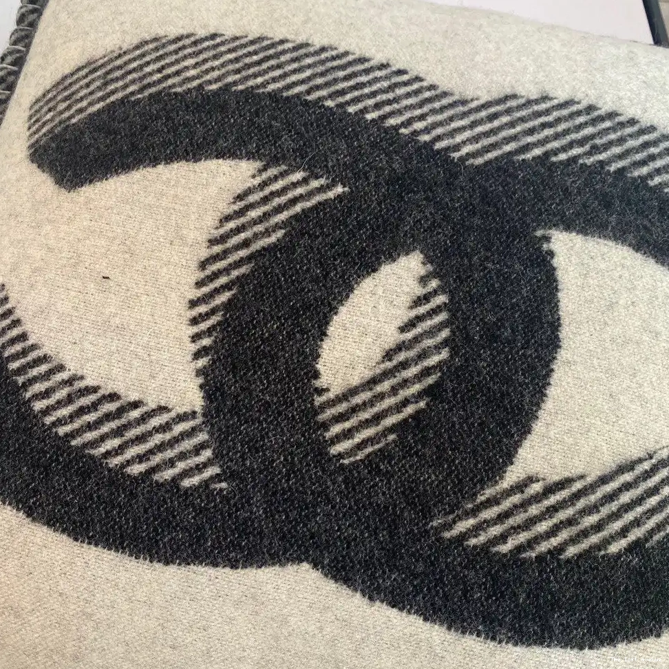 WOOL PILLOW 2.0 THROW COCO 0602